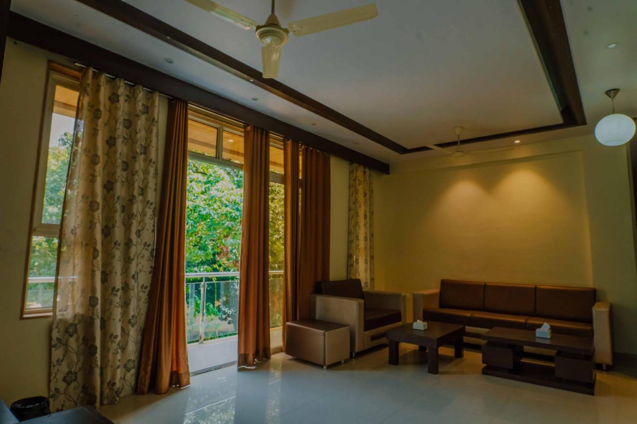 The Oak Woods Hotel Mahābaleshwar Exterior foto