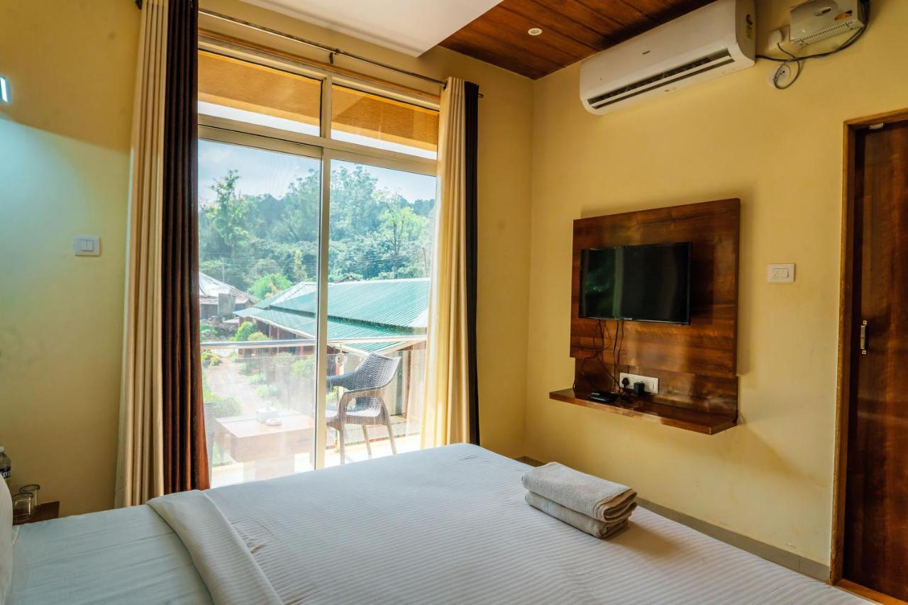 The Oak Woods Hotel Mahābaleshwar Exterior foto