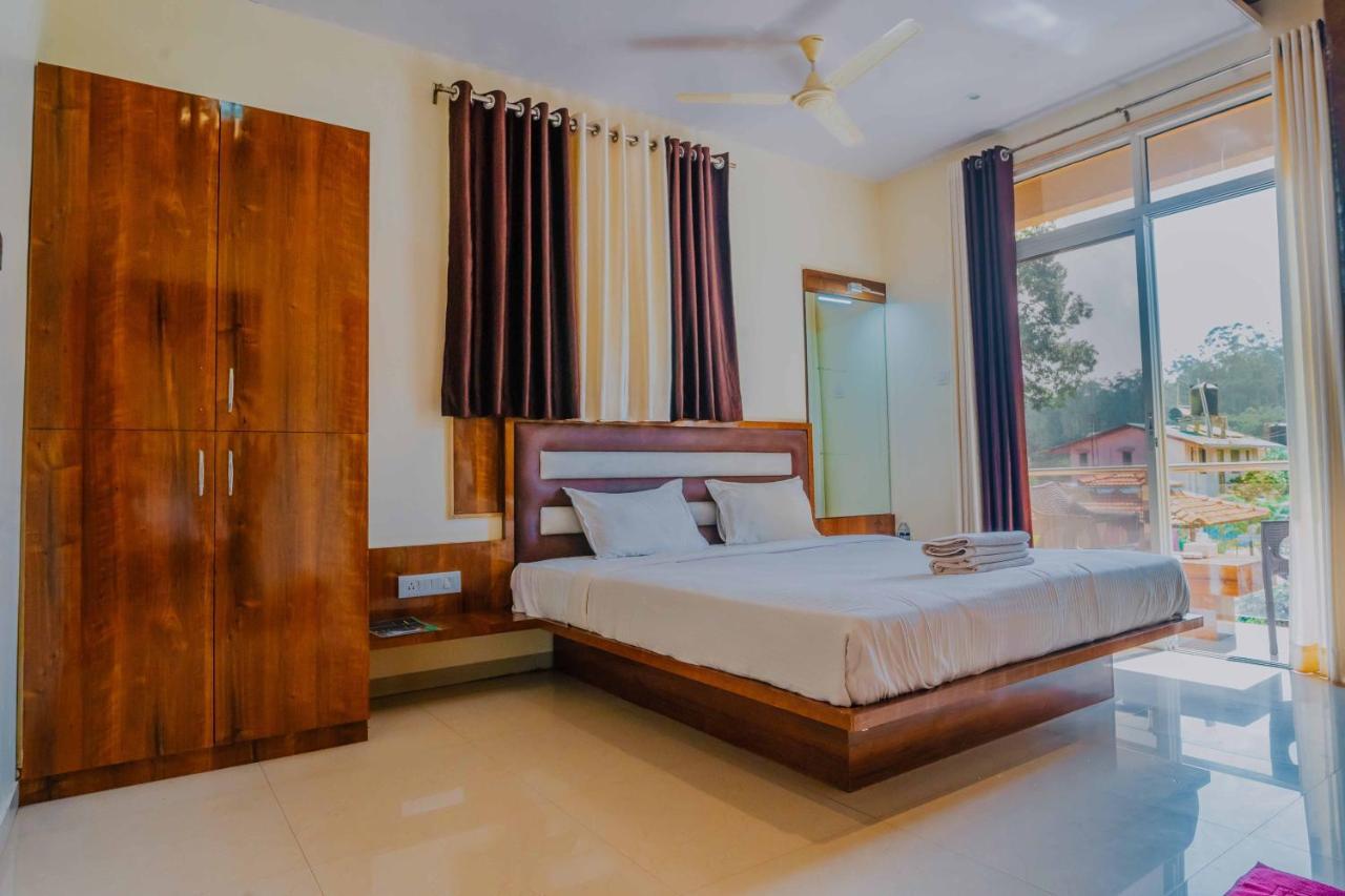 The Oak Woods Hotel Mahābaleshwar Exterior foto